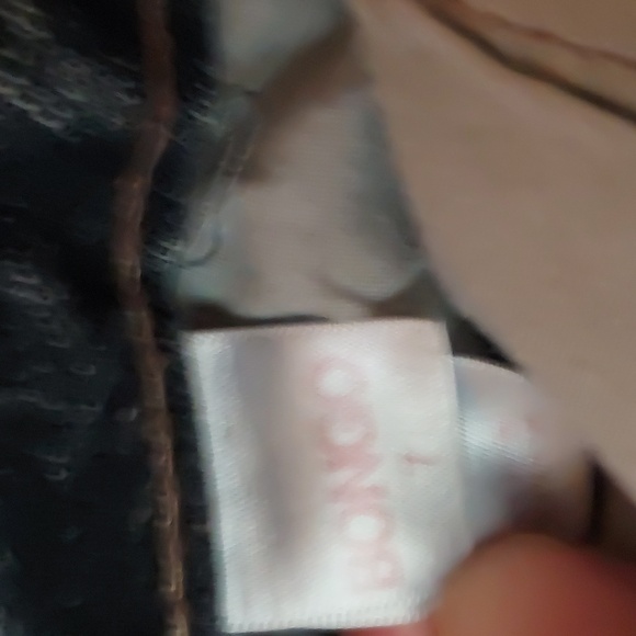 Bongo cut off jean shorts size 7 but run small - Picture 3 of 4